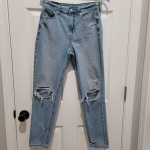 American Eagle Light Wash Distressed Women's Mom Jean